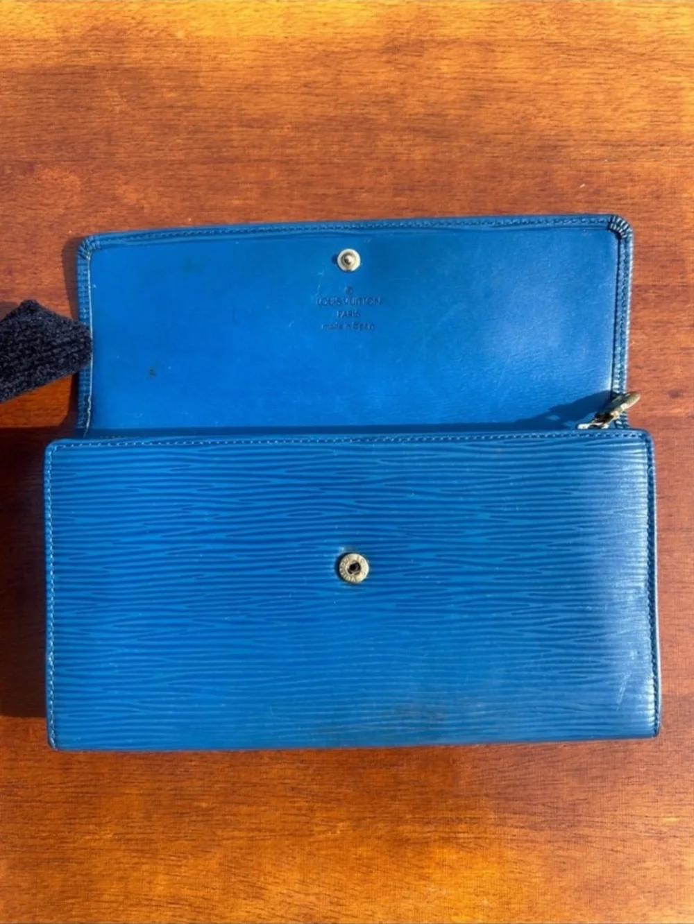 Blue Louis Vuitton Epi long wallet